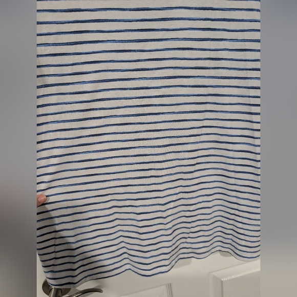 Lane Bryant White and Blue Striped V-Neck Classic Perfect Sleeve Tee Size 18/20 - Picture 4 of 7